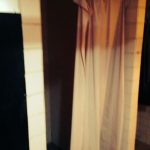 Yes, there was a shower. Didn't seem like it got much use :|